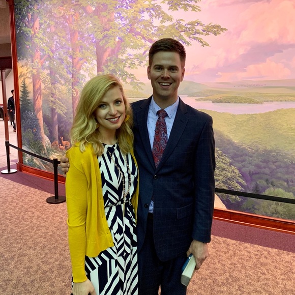 Meet your Posher, Amanda - Picture 2 of 4